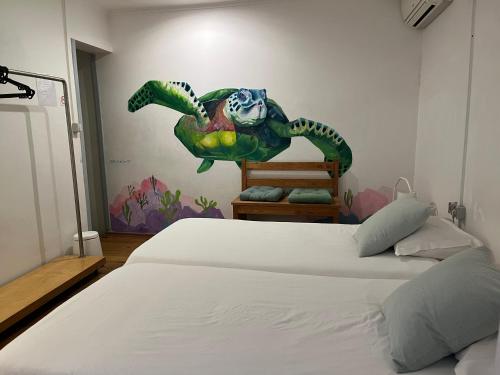 Alface Hall Hostel & Bar – Lisbon, NY