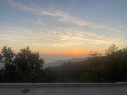 Hill Top Villa Cali - image 8
