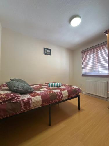 Double Room Near City Airport, London Excel in heart of London 4