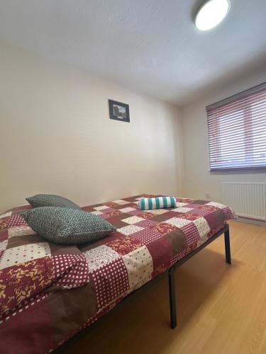 Double Room Near City Airport, London Excel in heart of London 3