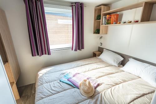 3 bedrooms, 5 beds