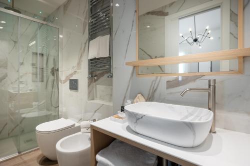 Globus Urban Hotel - image 2