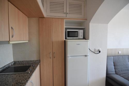 RNET - 600 Llevant 04-06 A, Roses (foto 6)