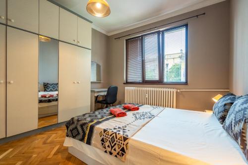 Charming 2BDR Heart of Main Street, Sofia (Foto 4)