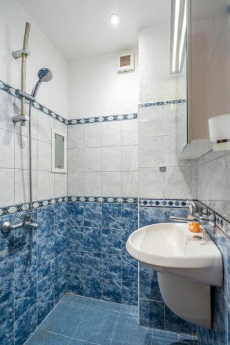 Charming 2BDR Heart of Main Street, Sofia (Foto 8)