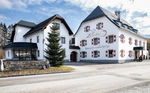 Landhotel Zellerhof - Tap to explore photos