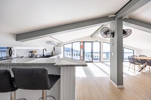 Palm Breeze Loft 1