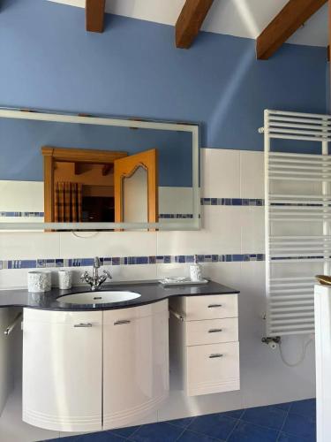 Cosy house with jacuzzi in Zugarramurdi in Zugarramurdi