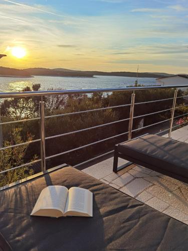 Three Bedroom Apartment with Balcony and Sea View image 4