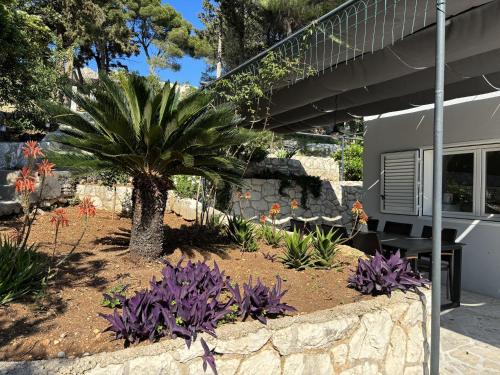 Three Bedroom Apartment with Balcony and Sea View image 2