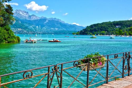 Annecy calme proche centre parking gratuit in Cran-Gevrier