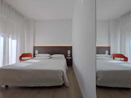 Economy Double Room image 5