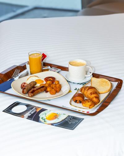 Holiday Inn London West an IHG Hotel - image 14