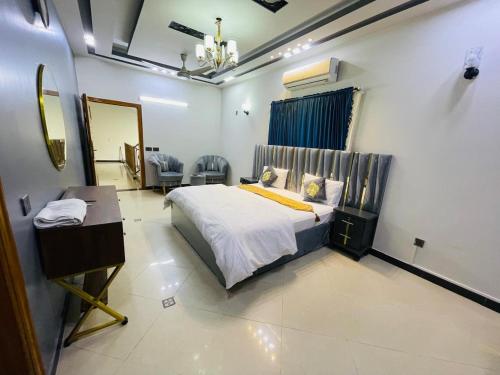 Deluxe Double Room (2 Adults + 1 Child) room in The Family Star Guest House