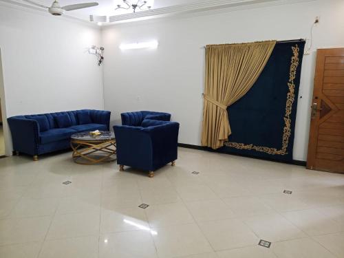 Deluxe Double Room (2 Adults + 1 Child) image 7