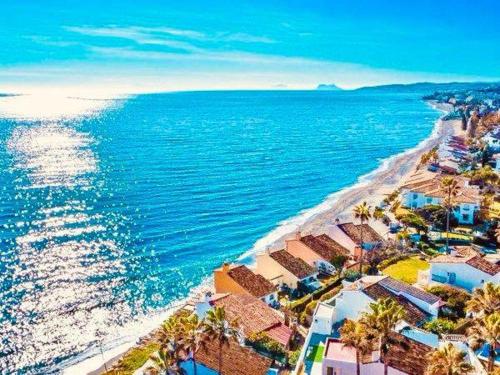 Coastal Retreat-Sleeps 5 Sea View Pool & Parking in La Gaspara