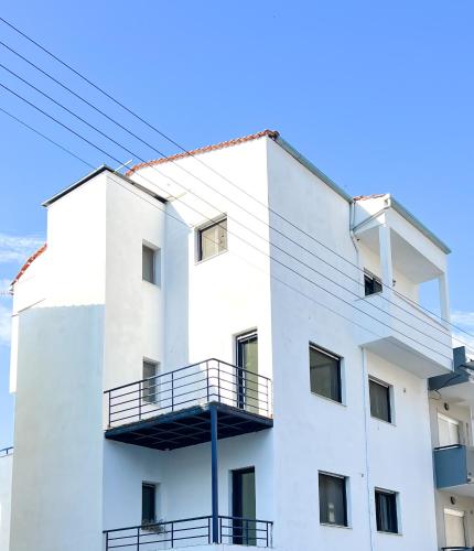 Buitenkant, The Cheapest Flat in Town - By Solstad in Kavala