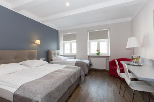 Hotel Floryan Old Town - image 12