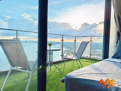 Full Sea View Country Garden 6-13pax Smart TV 70inch with Netflix -CG-, Johor Bahru