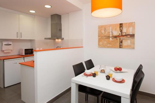 Two-Bedroom Apartment with Balcony City Views (2-4 Adults) image 10