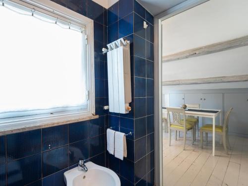 Central Rome Terrace Apartment, Рим (фото 7)