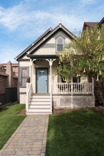 Victorian Retreat in Barrio Logan 1mi to Downtown in San Diego, USA