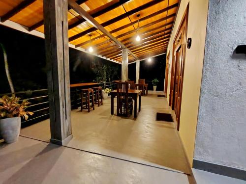 Deluxe One-Bedroom Apartment with Garden View room in Cloud9 villa weligama