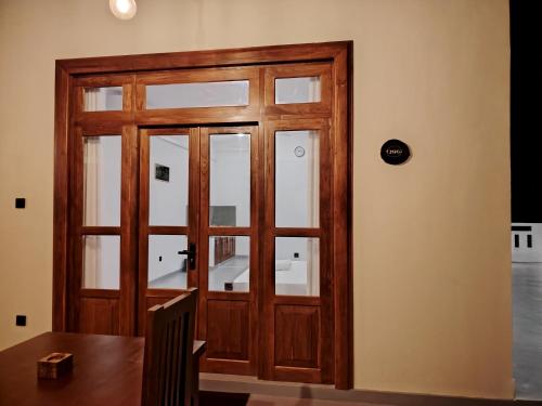Deluxe One-Bedroom Apartment with Garden View image 4