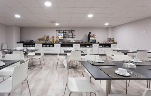 Sercotel Familia Conde - image 9