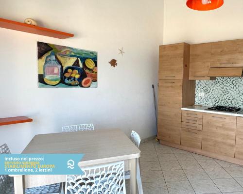  RS323 - Marcelli, bilocale fronte mare con spiaggia inclusa in Marcelli