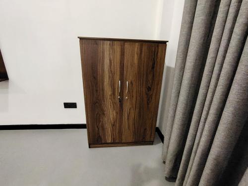 Deluxe One-Bedroom Apartment with Garden View image 2
