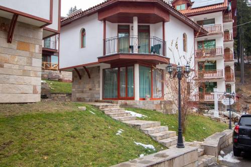 Ski Chalets at Pamporovo - an affordable village holiday for families or groups - image 11