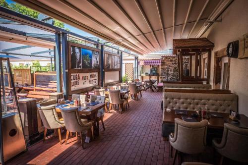 Hotel Goldenes Schiff in 格里馬