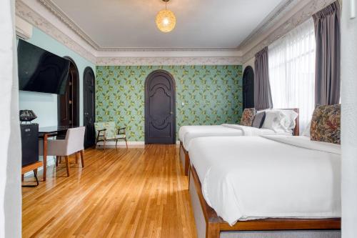 Pug Seal Polanco Allan Poe Pug Seal Polanco Allan Poe