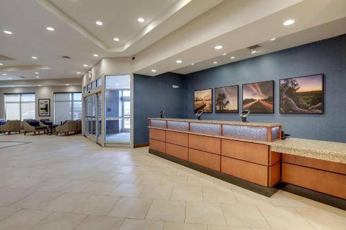 Drury Inn & Suites Mt. Vernon - image 10