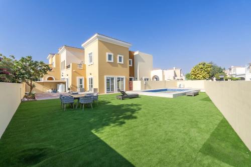StayShort - Luxury 4BR Villa-Al Reem 3-Perfect Family Getaway, Dubai (photo 2)