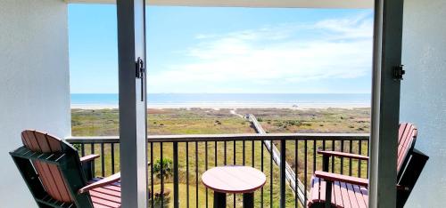 Islander East Condominiums Room Type - 409 Beachfront Heated Pool Gulf View 2 Bedroom 1 Bath