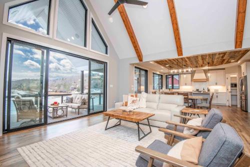 Facilities, Luxury Lakeside Living at Knot Working on Norris Lake in La Follette
