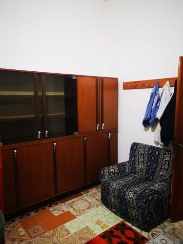 Pinnettu sardo cerca su Google casa di campagna in ecosistema insetti e animaletti simpatici in condivisione, stanza matrimoniale senza finestra, Leggere attentamente Prima di prenotare