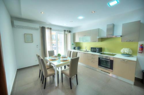 Bright & Large 2bedrooms in Sliema center MPOR1-1, Sliema (photo 2)
