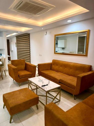 Luxury Apartment in Gold Crest Mall DHA Lahore Book Your Stay Now - image 2