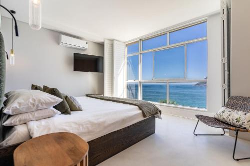 Stylish ocean-side apartment - image 2