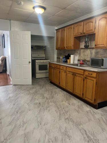 Amazing House near EWR and NYC in ليندن / نيوجيرسي