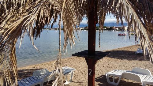  Milutinov Dvor Apartments in Vrsi