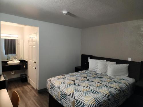 1 queen bed