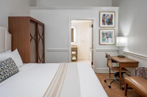 King Room image 2