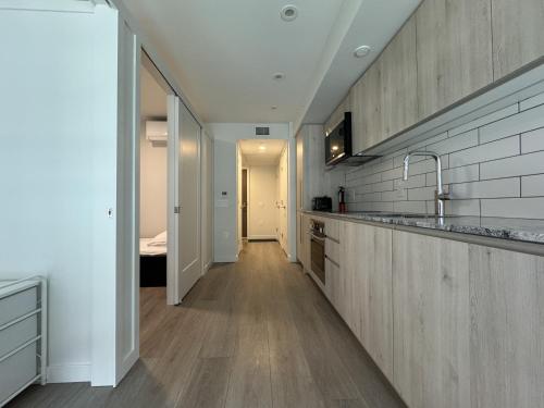 Single Room with Shared Shower and Toilet room in Silverstone Downtown Center Long-Stay Home in Vancouver