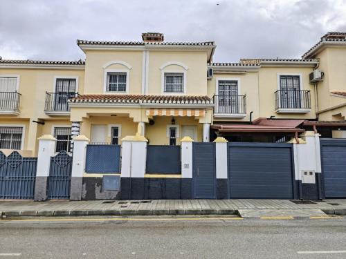 Bonito adosado a pocos minutos de Granada in Alhendin