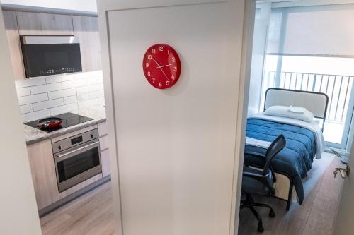 Single Room with Shared Shower and Toilet image 2