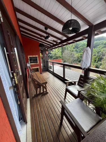 2 pessoas com banheira praia da lagoinha in Lagoinha